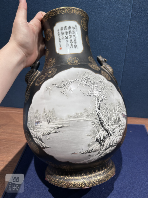 1960～70年作 粉彩雪景山水蝠耳尊 - 图4